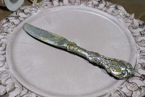 Starostrieborný závesný dekoračný patinovaný nožík