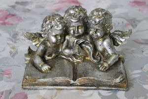 Starostrieborná soška anjelov na knihe 16cm