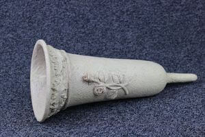 Krémová světla váza na hřbitov 35cm