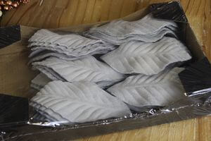 Sivé matné listy 30ks 13cm